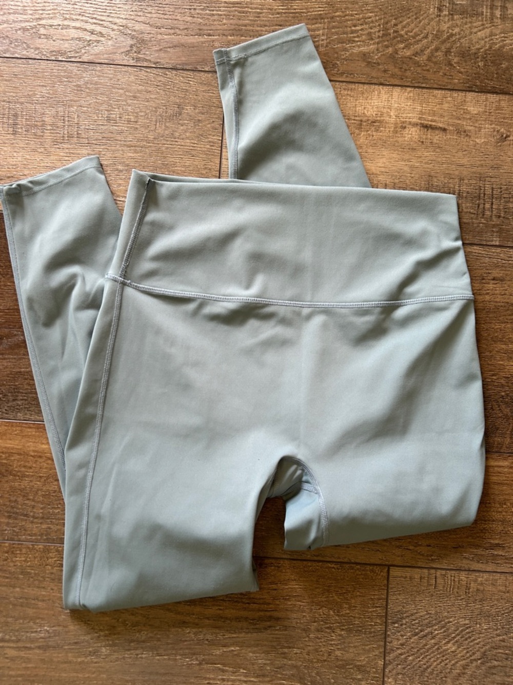 Women’s High-Waisted Active Leggings in Light Blue